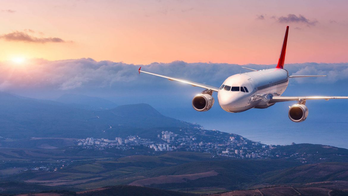 airport-boarding-bridge-for-a-passenger-plane-view-at-the-parking-lot-of-hong-kong-airport_t20_znJnBx